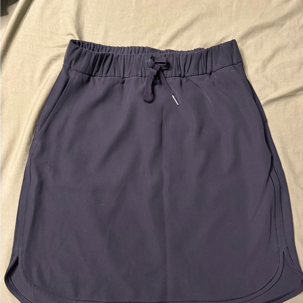 Lululemon On The Fly Black High Rise Skirt size 8